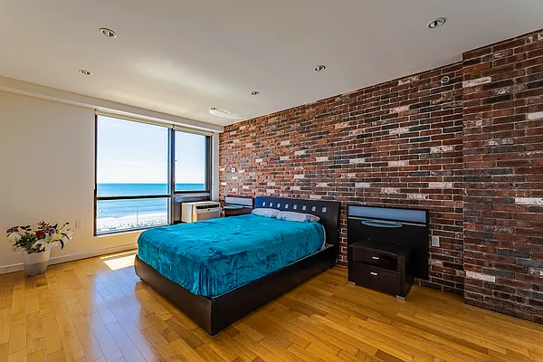 Sold by Compass | media 10