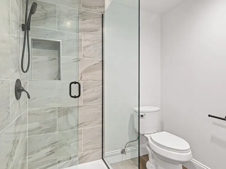 1738 S Kelton Ave — Photo 27