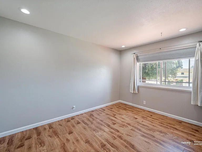 3661 Slopeview Dr — Photo 40