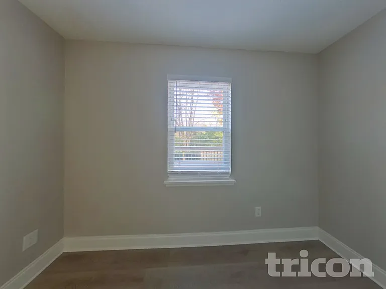 5801 Leaf Ct — Photo 9