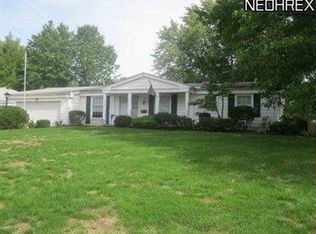 5102 Dogwood Trl, Lyndhurst, OH