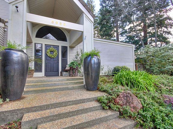 3rd image of 5920 Trajan Dr