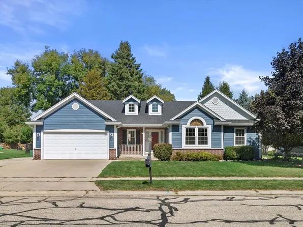 631 Summer Creek ROAD, Oconomowoc, WI 53066