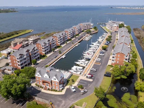 402 N Bay Club Dr, Manteo, NC 27954