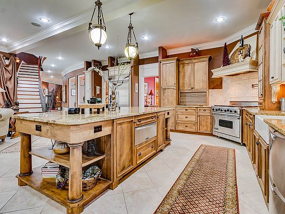 4th image of 51427 Megan Ct