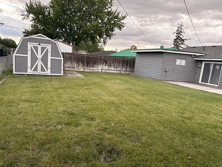 2109 Dallas St — Photo 3