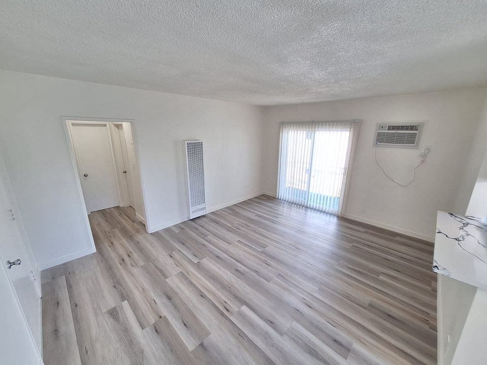 1st image of 10918 Morrison St APT 8
