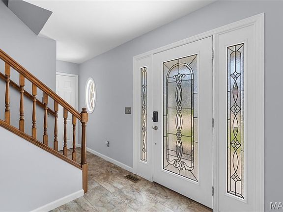 3rd image of 37 Meadow Spring Dr