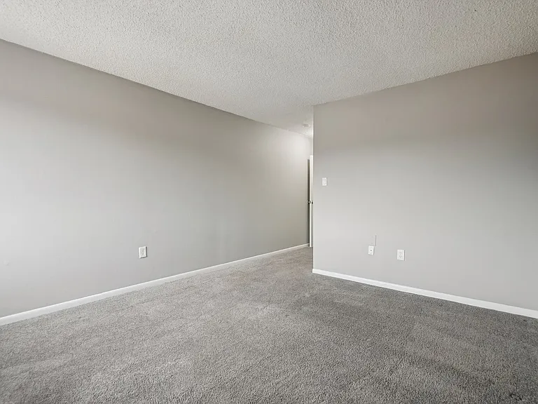 Aspen Apartments in Whitehall — Photo 28