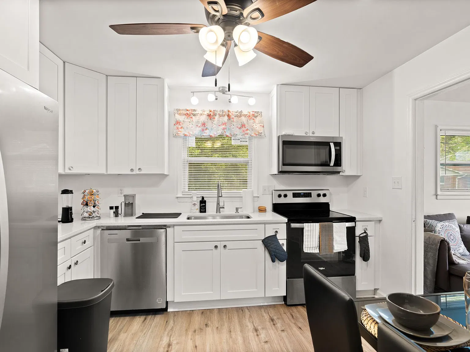 4318 Toluca Pl — Photo 2