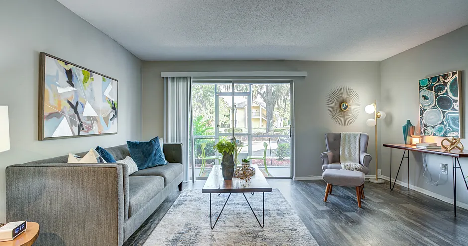 Latitude 28 Apartments — Photo 3