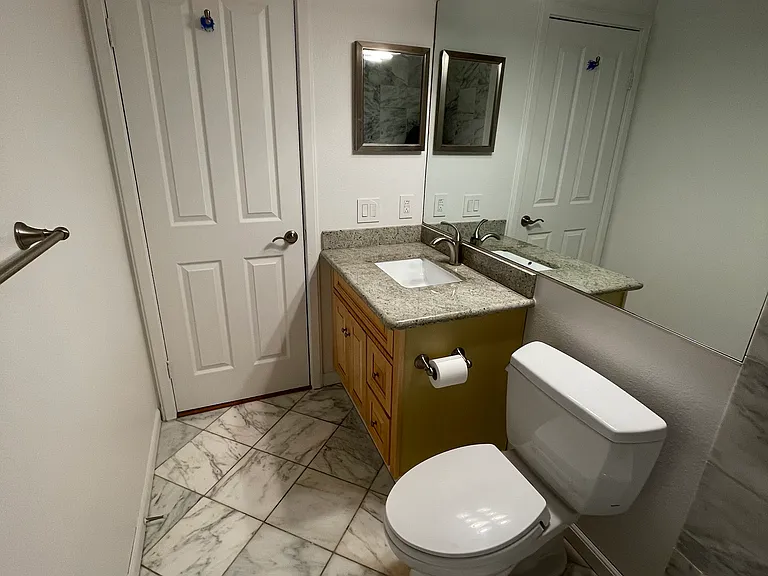 1504 Aurora Ave N #307 — Photo 9