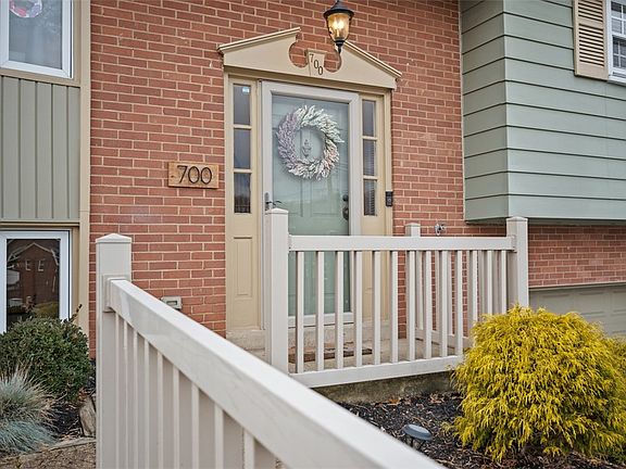 5th image of 700 Pictwood Dr