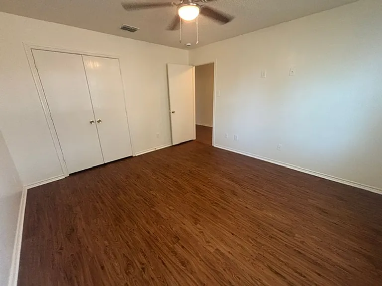 1008 Stone Chapel Way — Photo 6