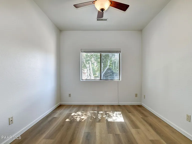 5520 N Bronco Ln — Photo 15