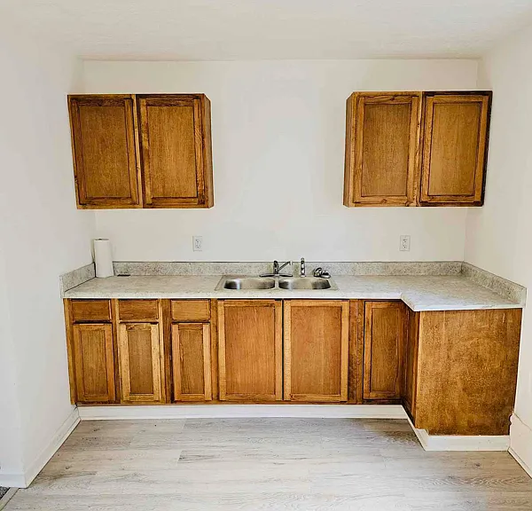77 Kent Ct — Photo 6