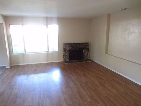 2nd image of 2920 Carmona Way