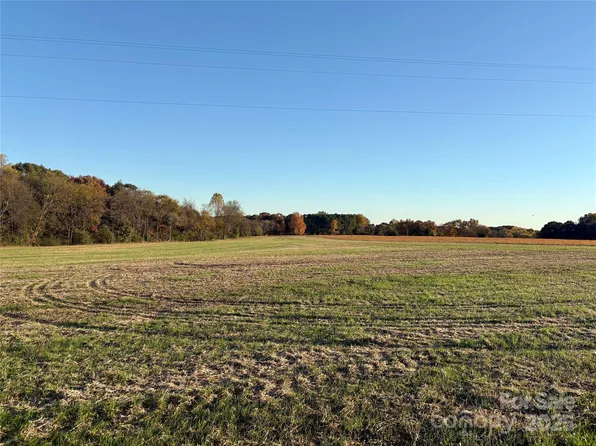 8.562 Williamsburg Rd, Olin, NC 28660