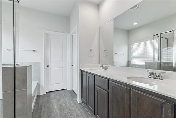 1704 Emilia Dr — Photo 7