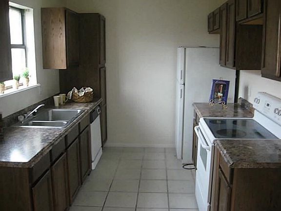 3rd image of 1150 Baylor Dr
