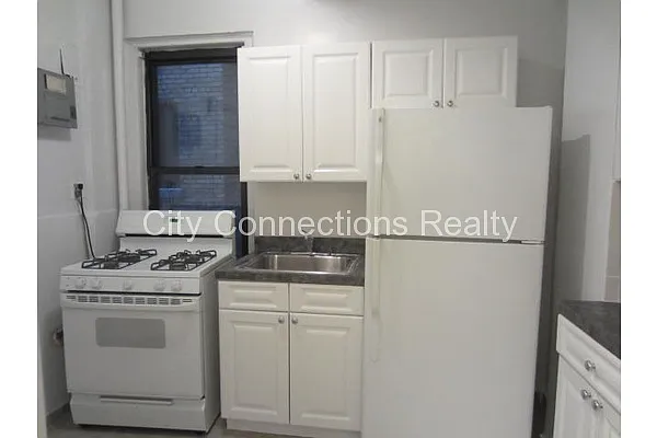 Rented by City Connections Realty | media 7