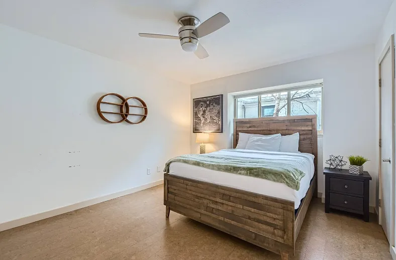 2 bed, 1100 sqft, $4,000 — Photo 2