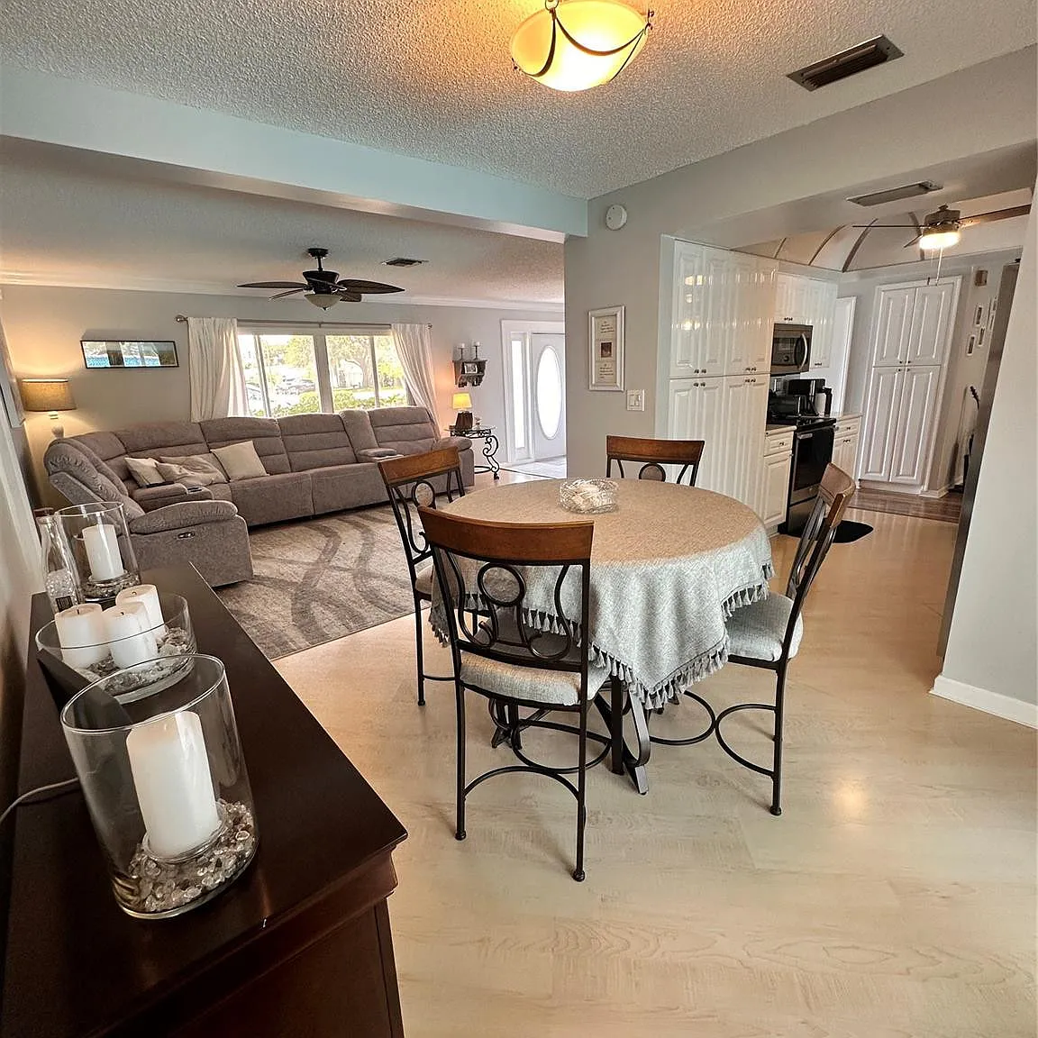 4 bed, 2.0 bath, 1721 sqft, $5,500 — Photo 4