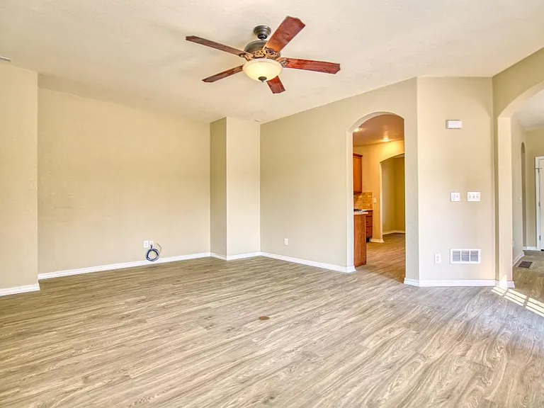 2370 Windmill Dr — Photo 11