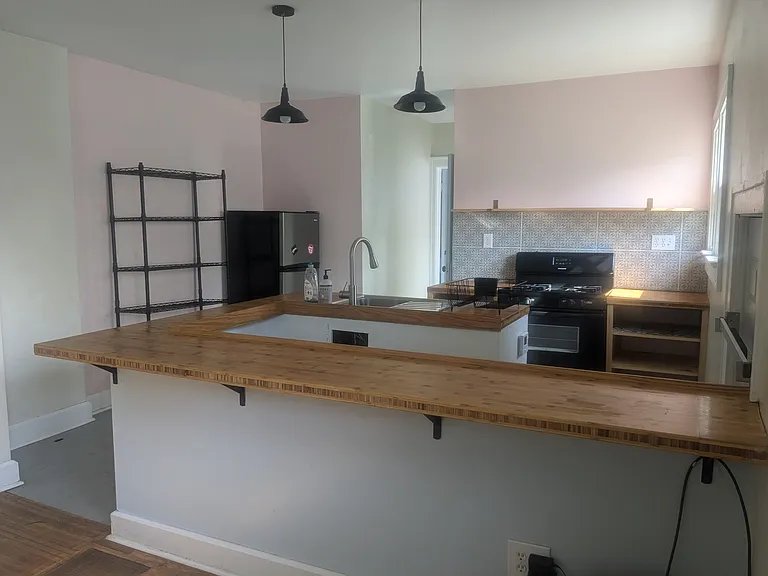 466 Congress Ave — Photo 9