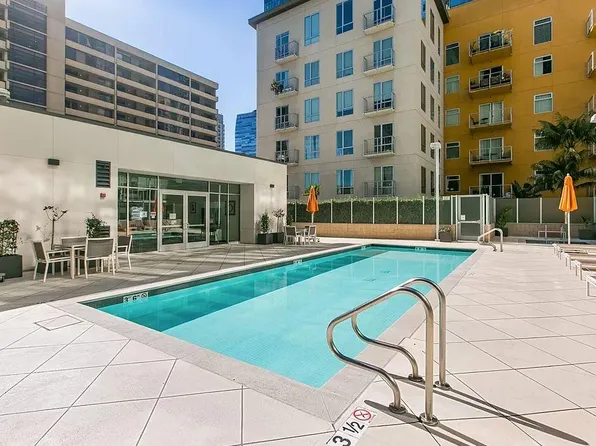 645 W 9th St APT 322, Los Angeles, CA 90015