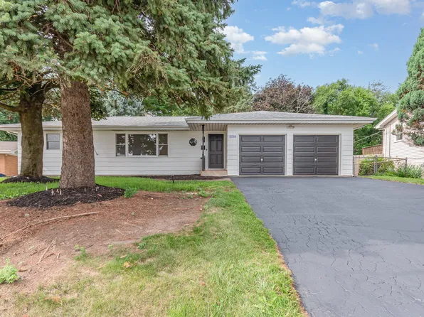 2758 Lancaster Dr, Joliet, IL 60433