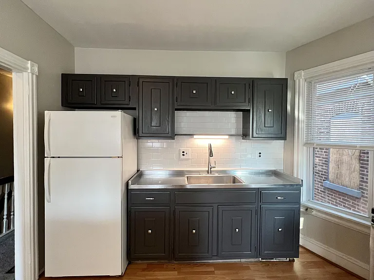 1323 N Dupont St #B — Photo 8