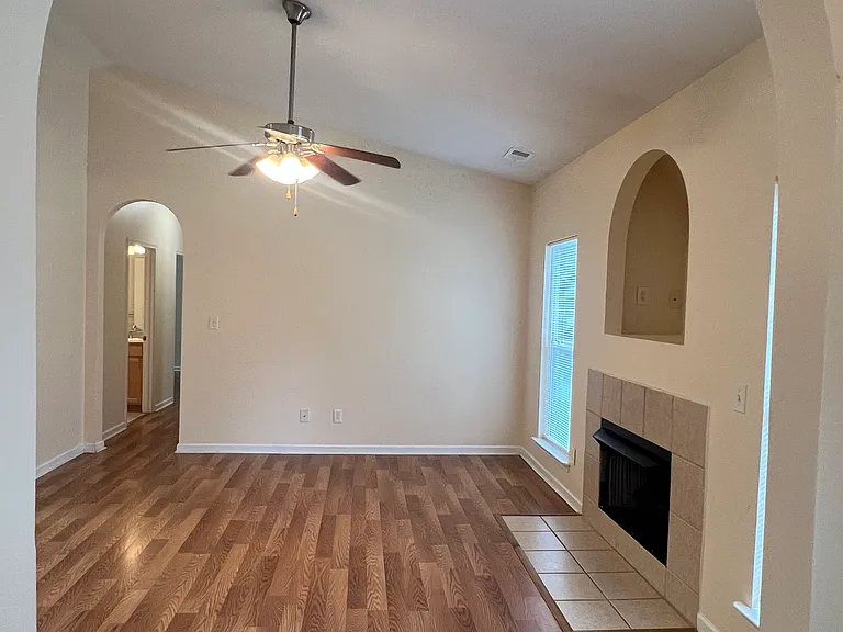 5238 Cottage Cir — Photo 2