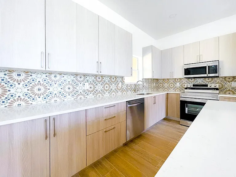 15061 Brainbridge Cir — Photo 34
