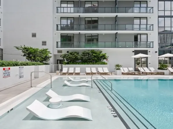 68 NE 2nd St #10, Miami, FL 33132