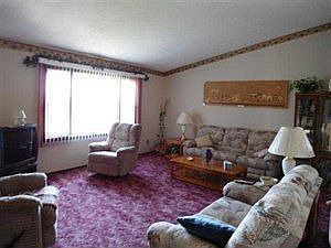 4th image of 129 Martha Dr