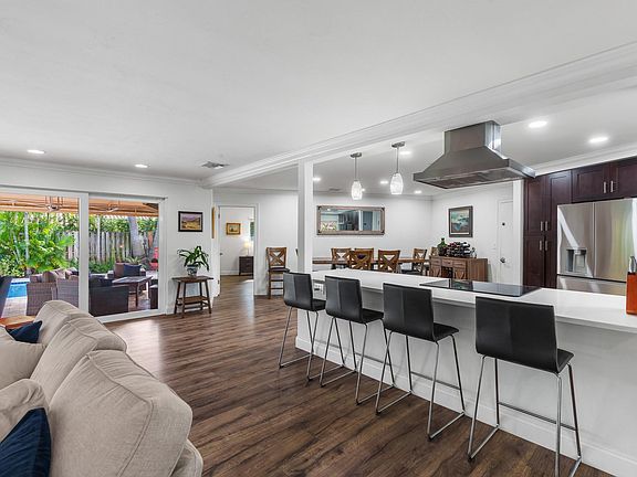 4th image of 2724 NE 34th Street