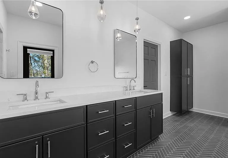 350 Kelson Dr — Photo 35