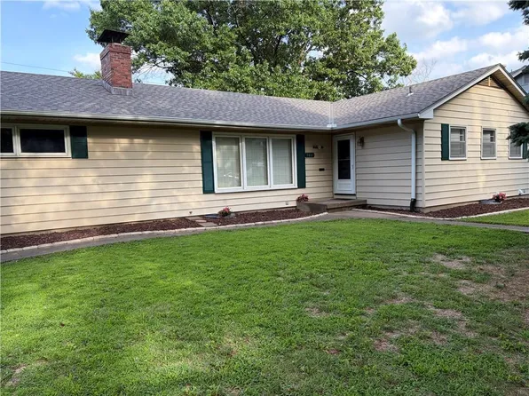 5801 Floyd St, Overland Park, KS 66202