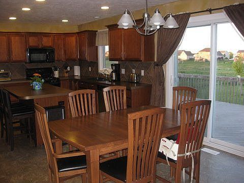 4th image of 3222 Jamesfield Dr
