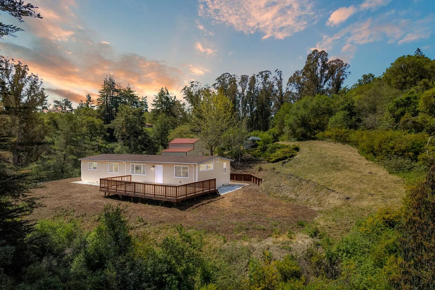 690 Calabasas Rd photo 1