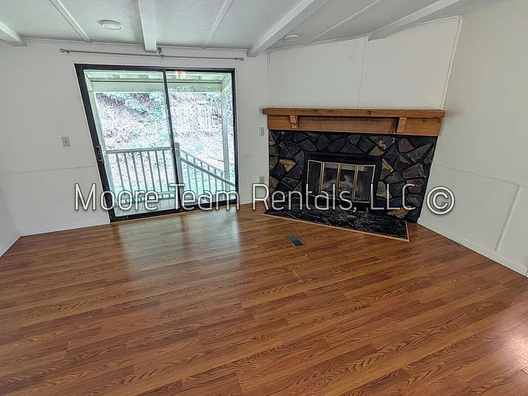5399 Greenville Hwy — Photo 6