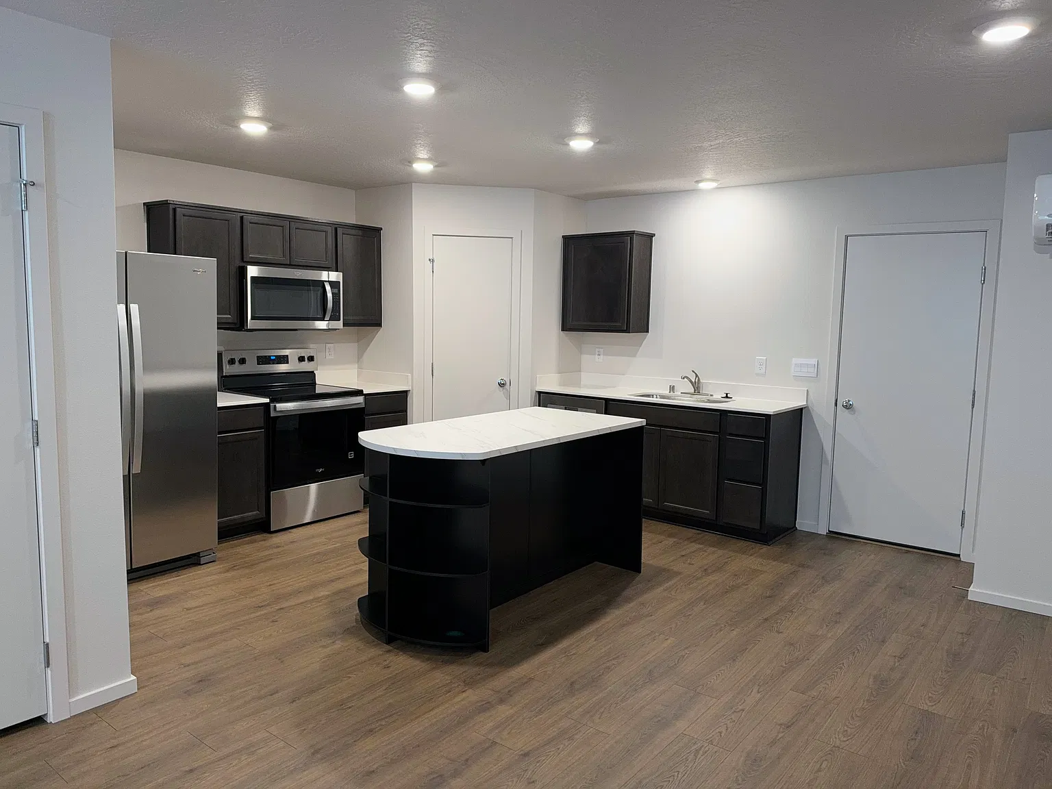 3 bed, 1337 sqft, $2,150 — Photo 4