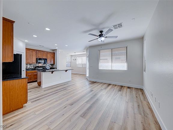 5th image of 7683 Jasmine Falls Dr