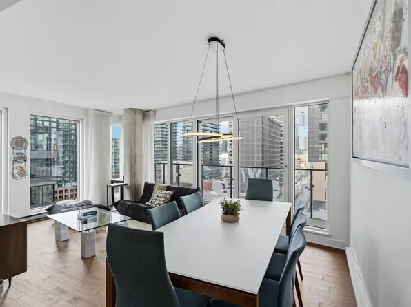 101 Rue Peel #1001, Montreal, QC H3C 0Y1