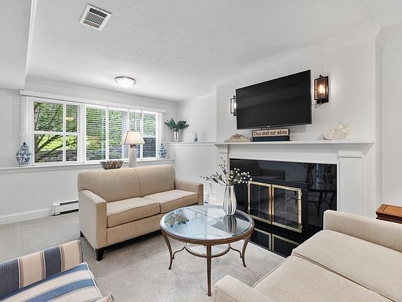 4th image of 84 Walpole St APT 1C