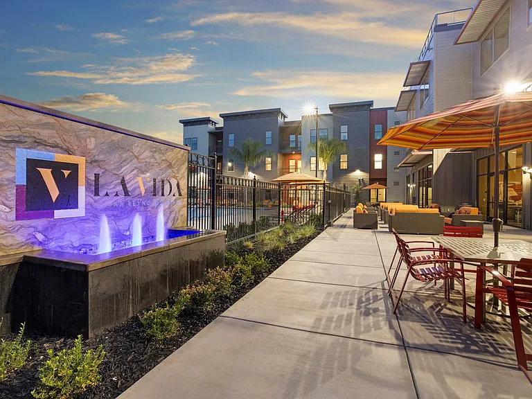 La Vida 55+ Luxury Living — Photo 23