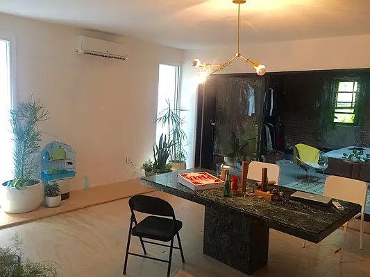 Rented by Bezell Group | media 4