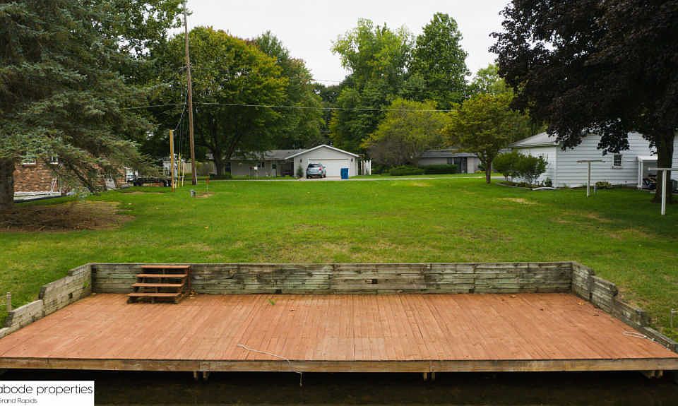 1st image of Island Dr