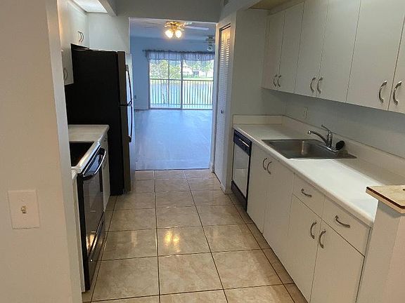4th image of 701 SW 141st Avenue #201-R